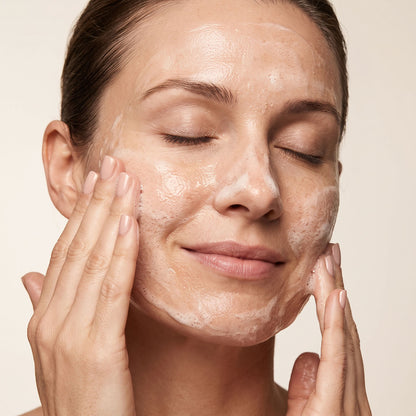 Balancing Oil Cleanser (Neroli Extract + Yuzu)