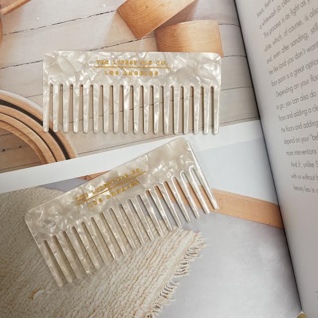 Wide Tooth Detangler Comb